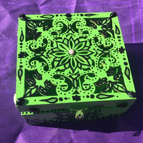 Upcycled wooden hand painted box crystals glued - Picture 8 of 8